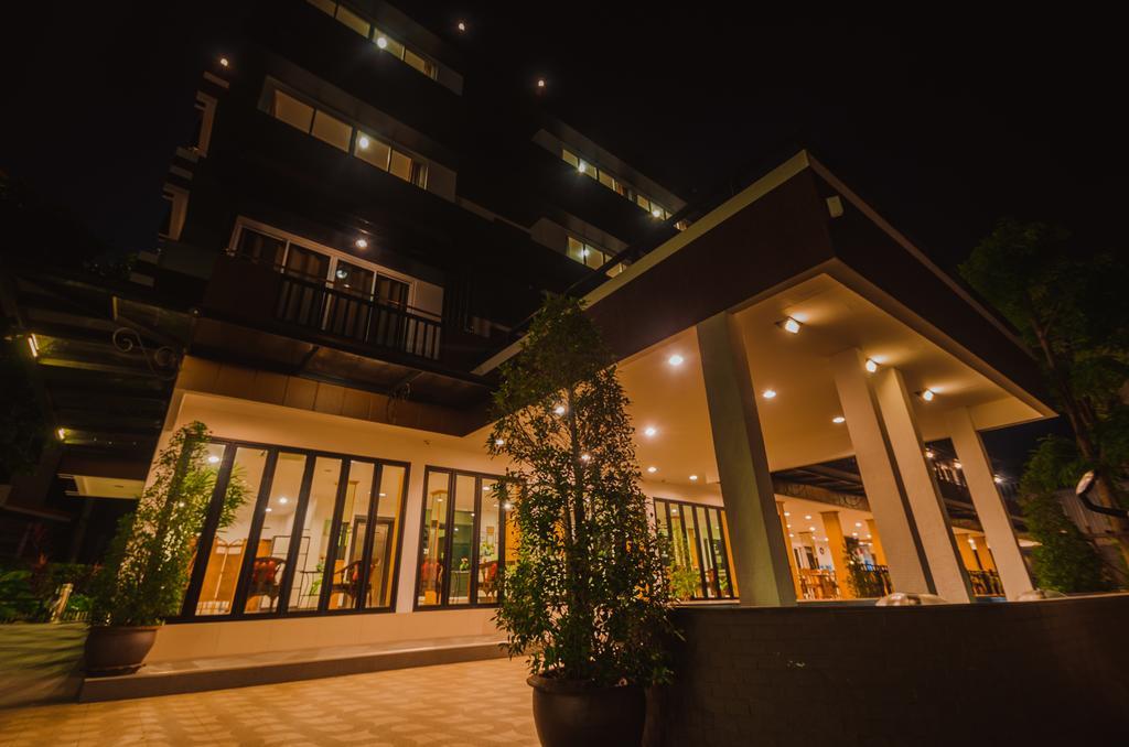 Th Beach Hotel HHQ Exterior foto