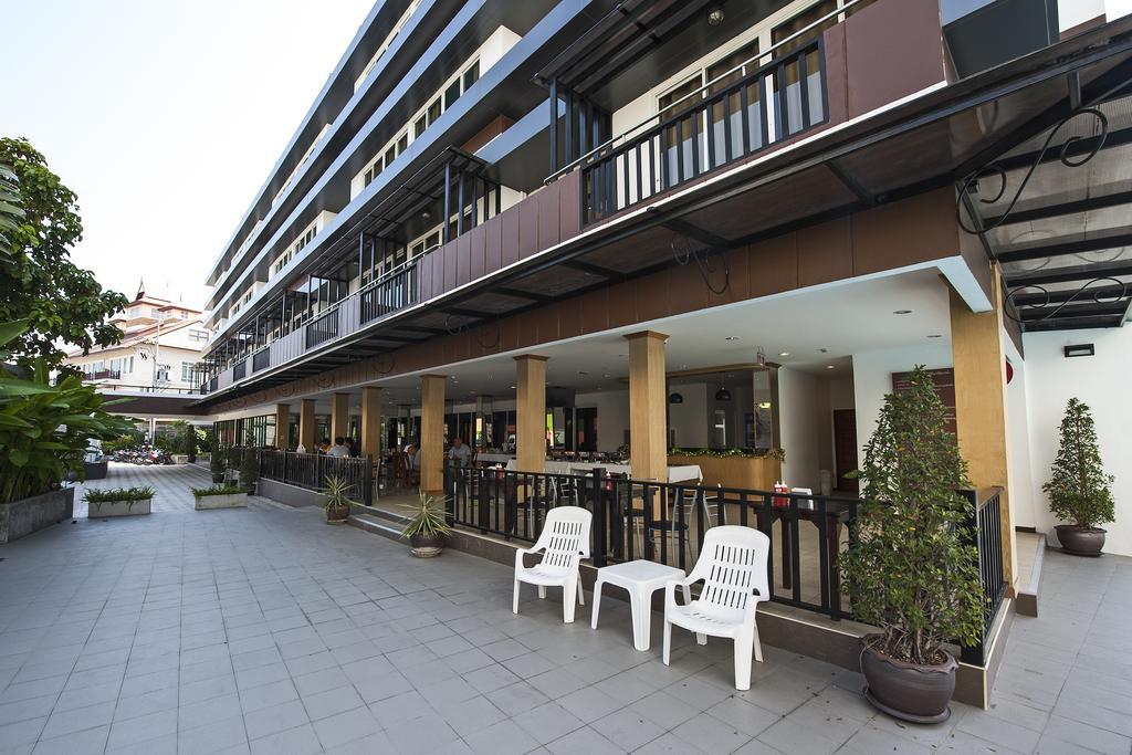 Th Beach Hotel Hua Hin Exterior foto